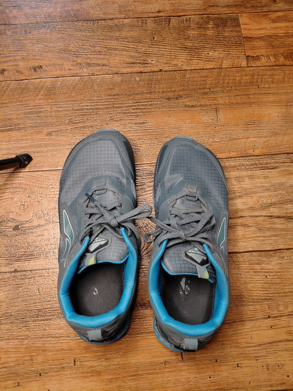 Altra 9.5 Men's Trail Shoes in Gray with Teal Accents Loan Peak 5, Wide Toe Box - Picture 5 of 15